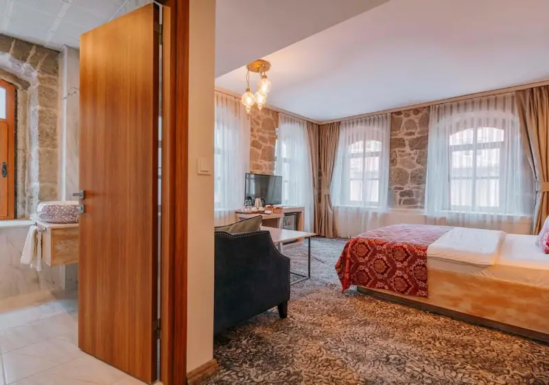Deluxe Suite